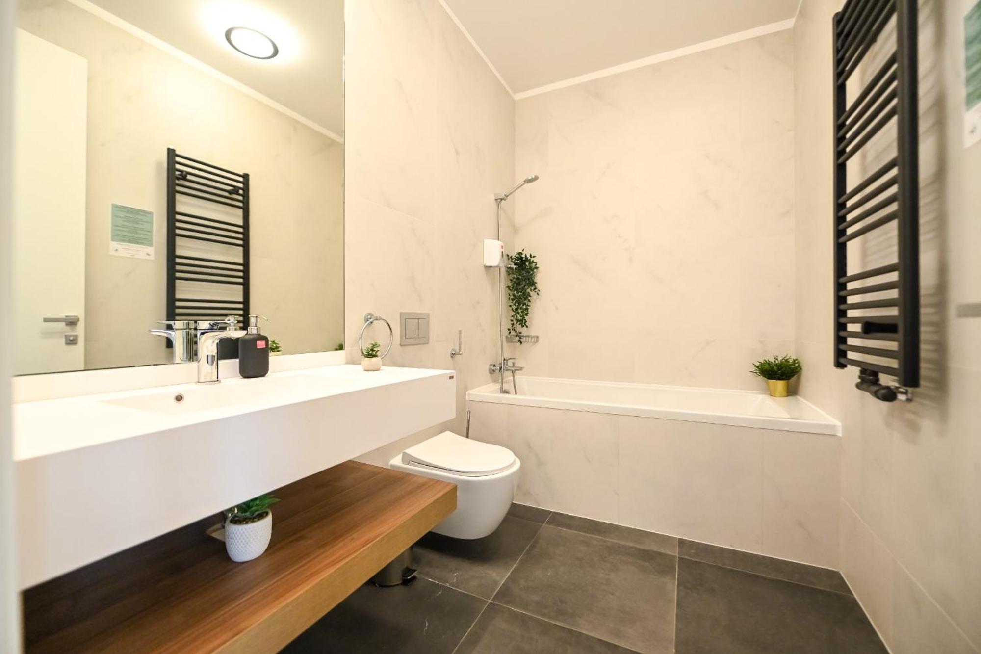 One Verdi Park Exclusive Apartments - Panoramic View & Private Parking Bucharest Luaran gambar