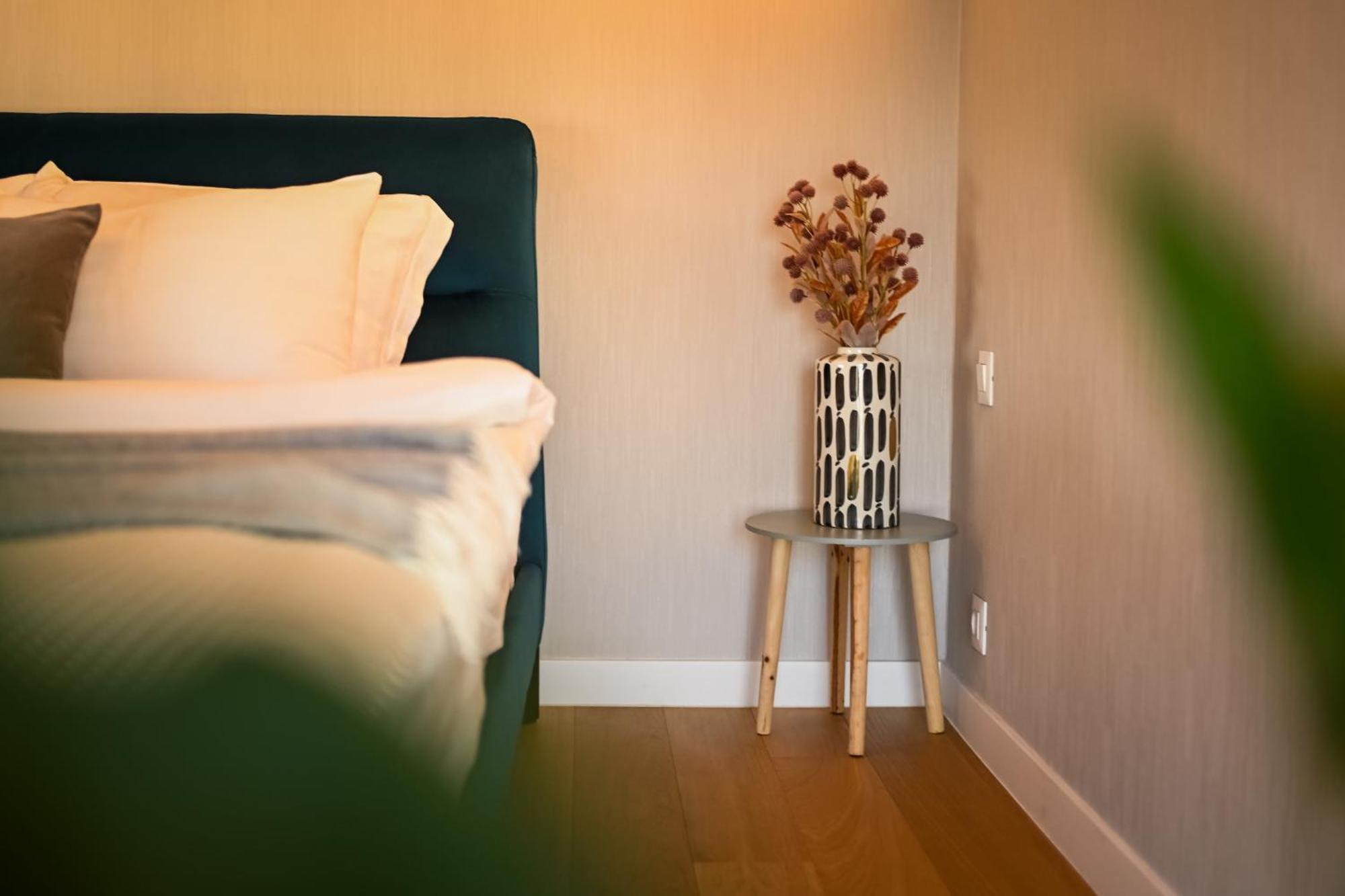 One Verdi Park Exclusive Apartments - Panoramic View & Private Parking Bucharest Bilik gambar