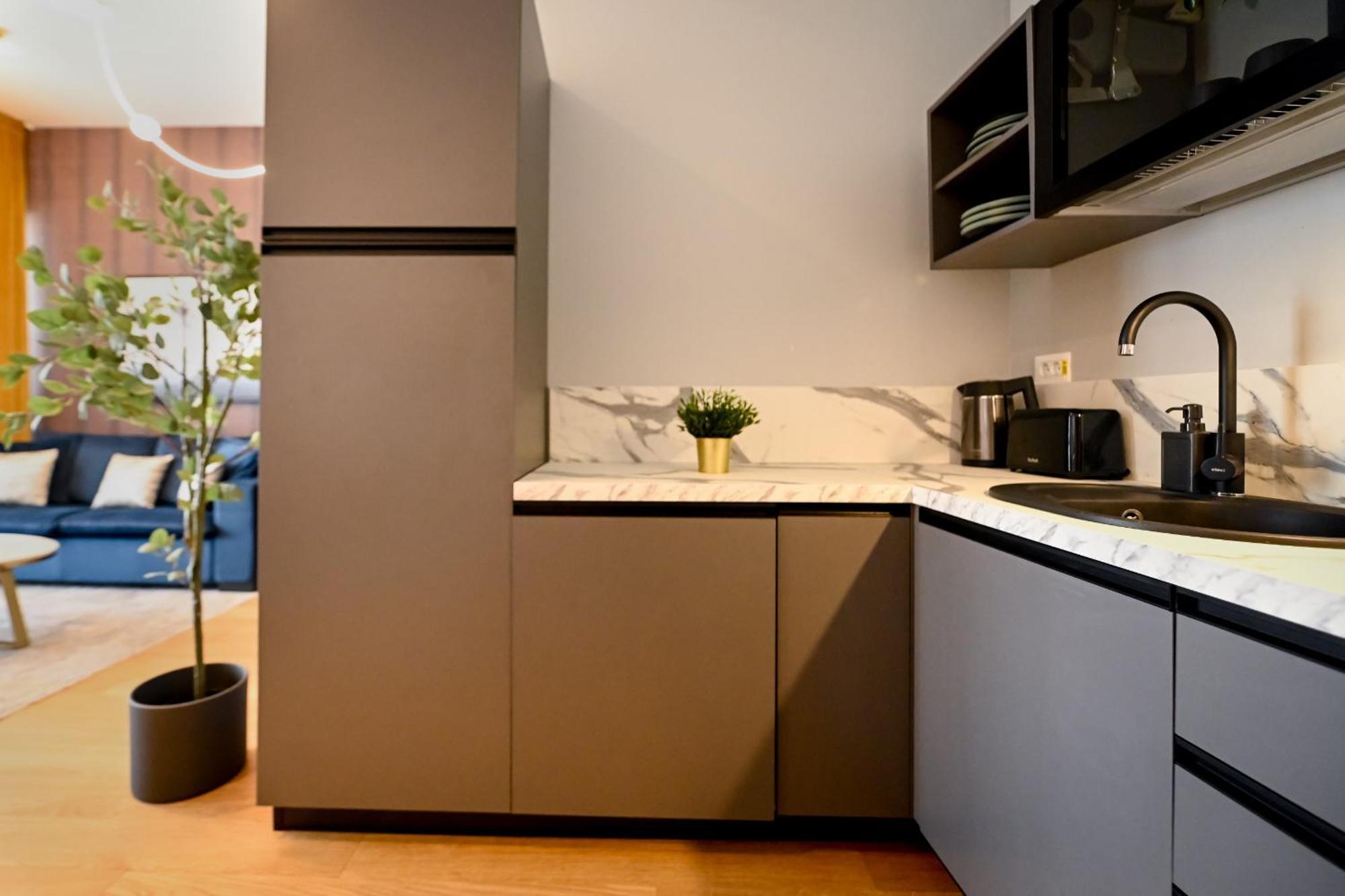 One Verdi Park Exclusive Apartments - Panoramic View & Private Parking Bucharest Bilik gambar