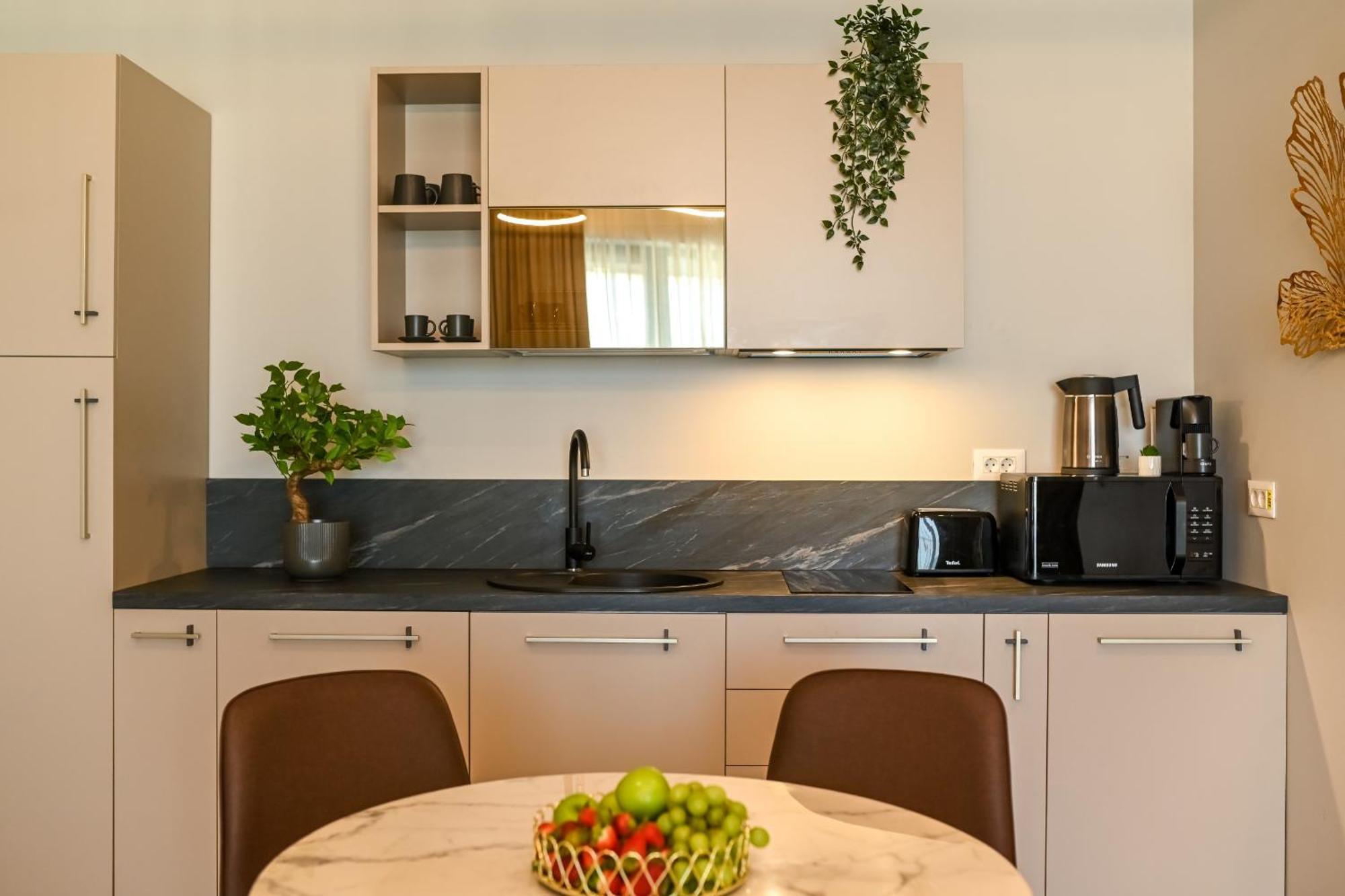 One Verdi Park Exclusive Apartments - Panoramic View & Private Parking Bucharest Bilik gambar