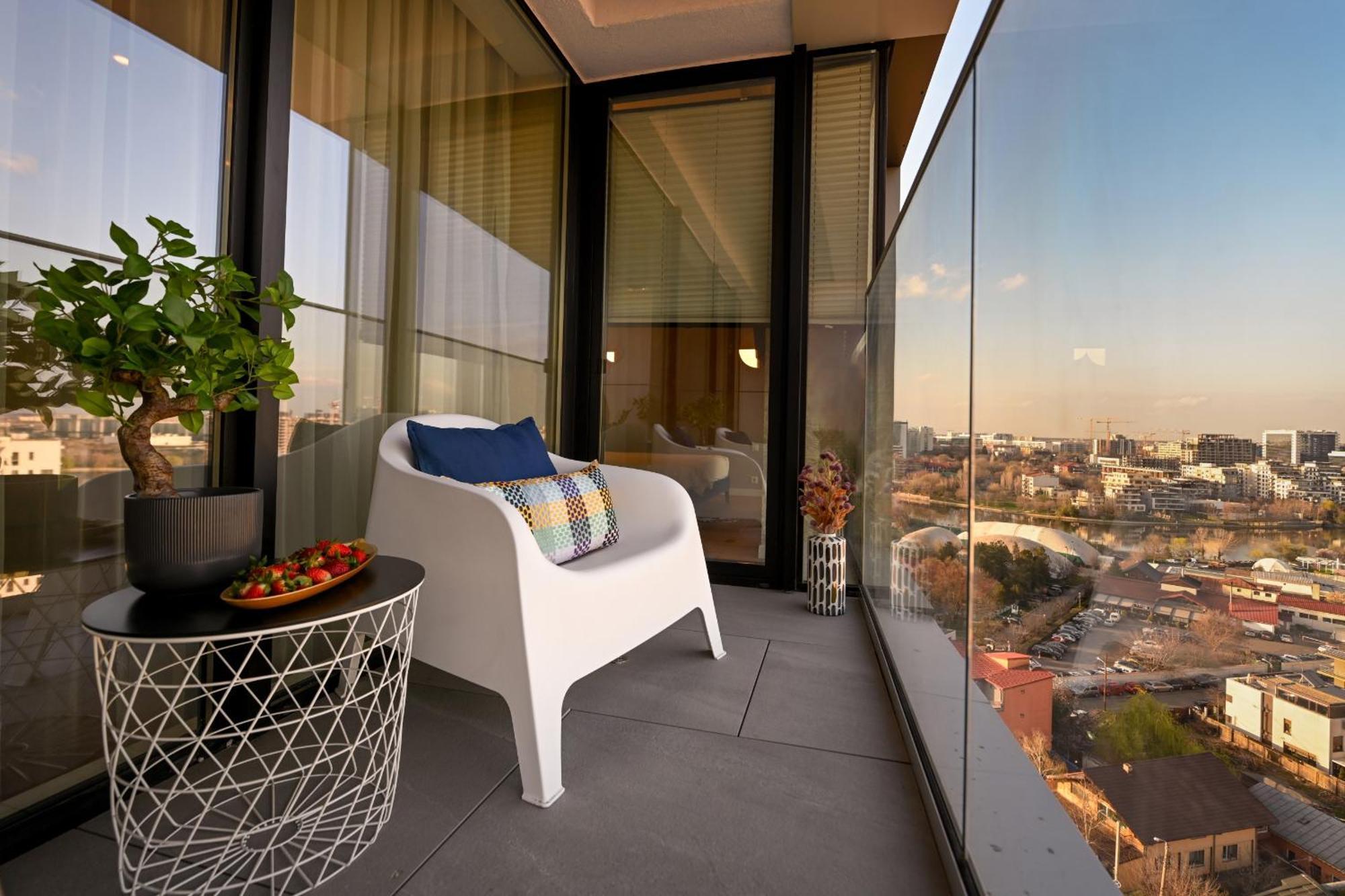 One Verdi Park Exclusive Apartments - Panoramic View & Private Parking Bucharest Bilik gambar