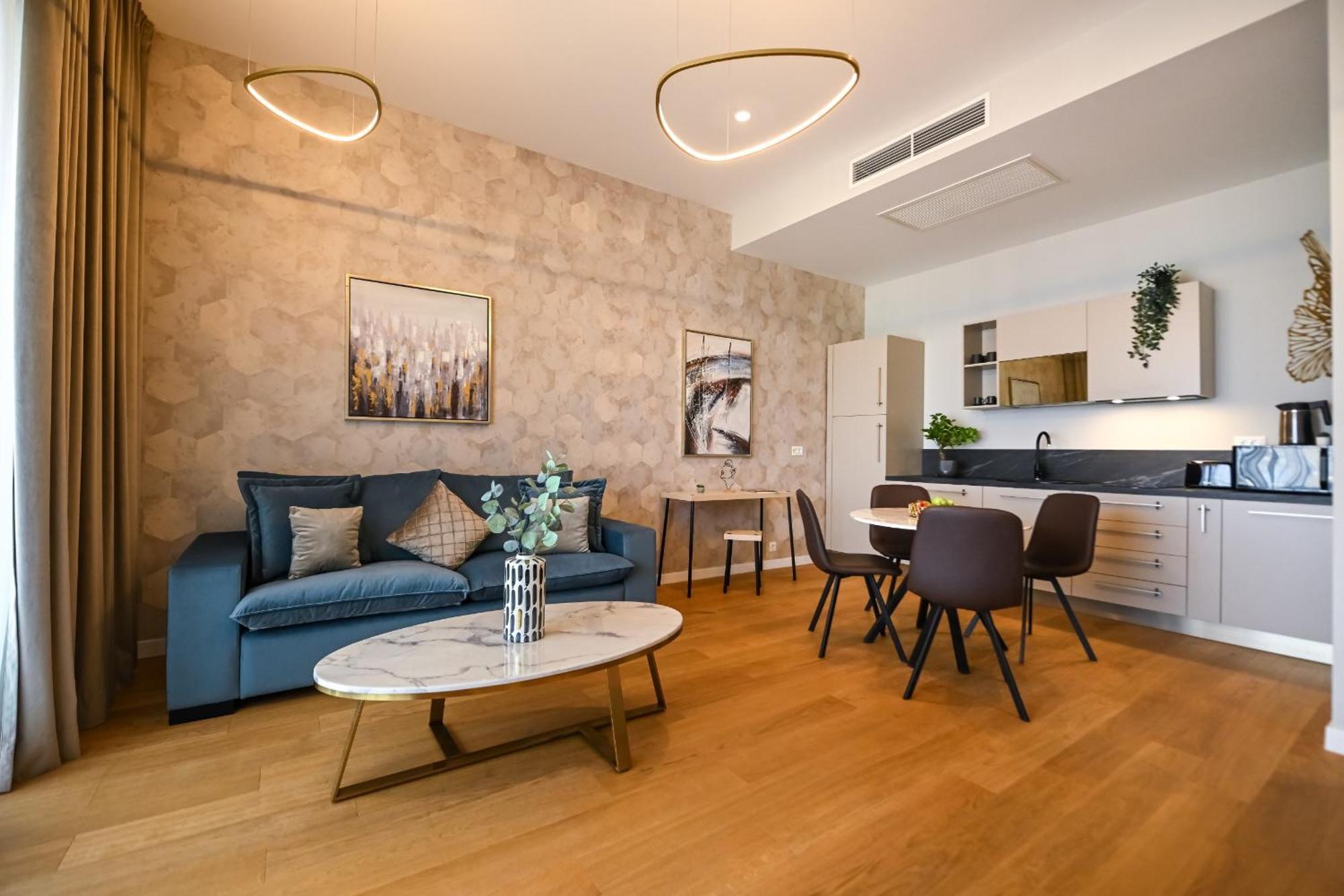 One Verdi Park Exclusive Apartments - Panoramic View & Private Parking Bucharest Bilik gambar