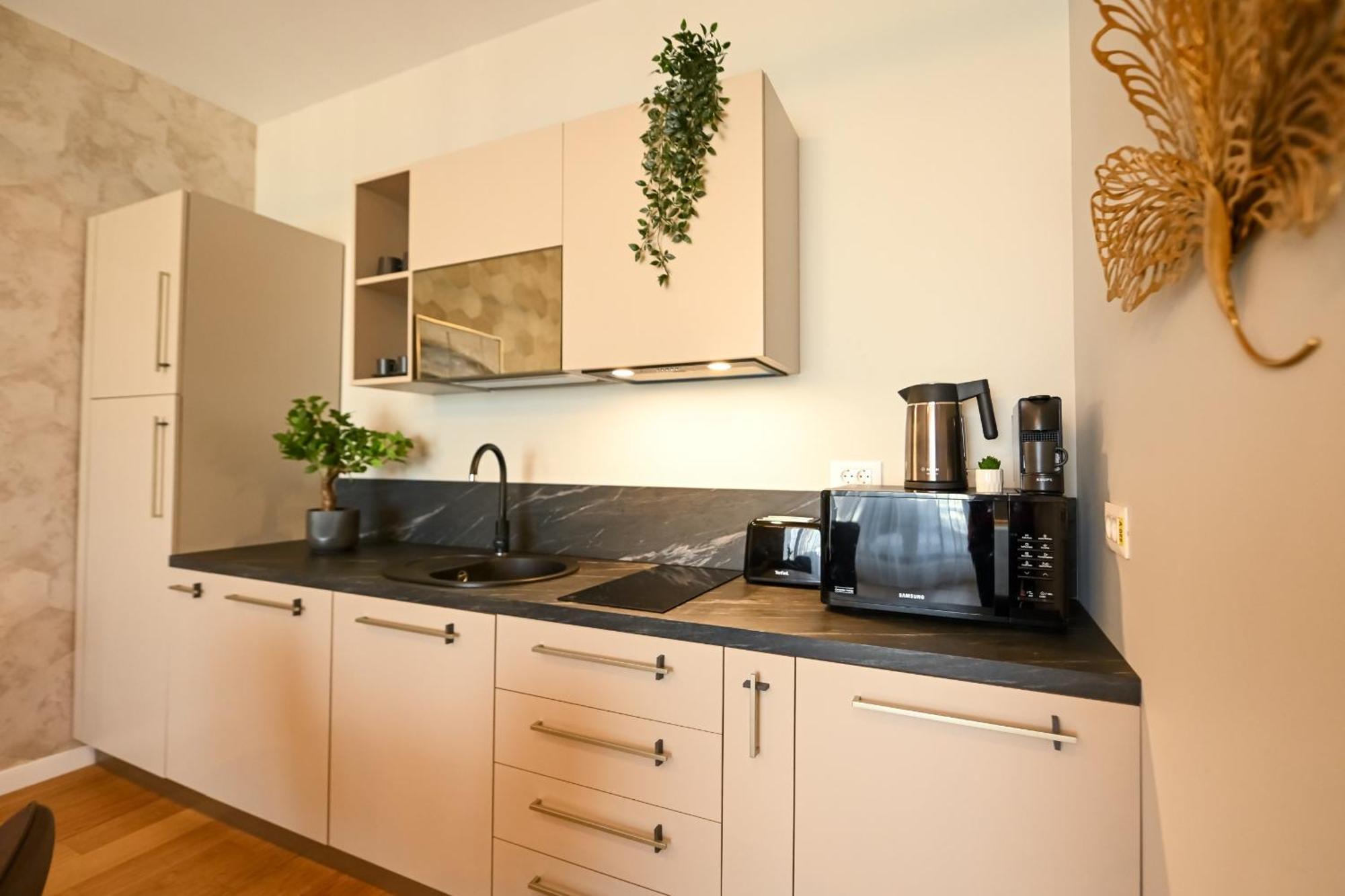 One Verdi Park Exclusive Apartments - Panoramic View & Private Parking Bucharest Bilik gambar