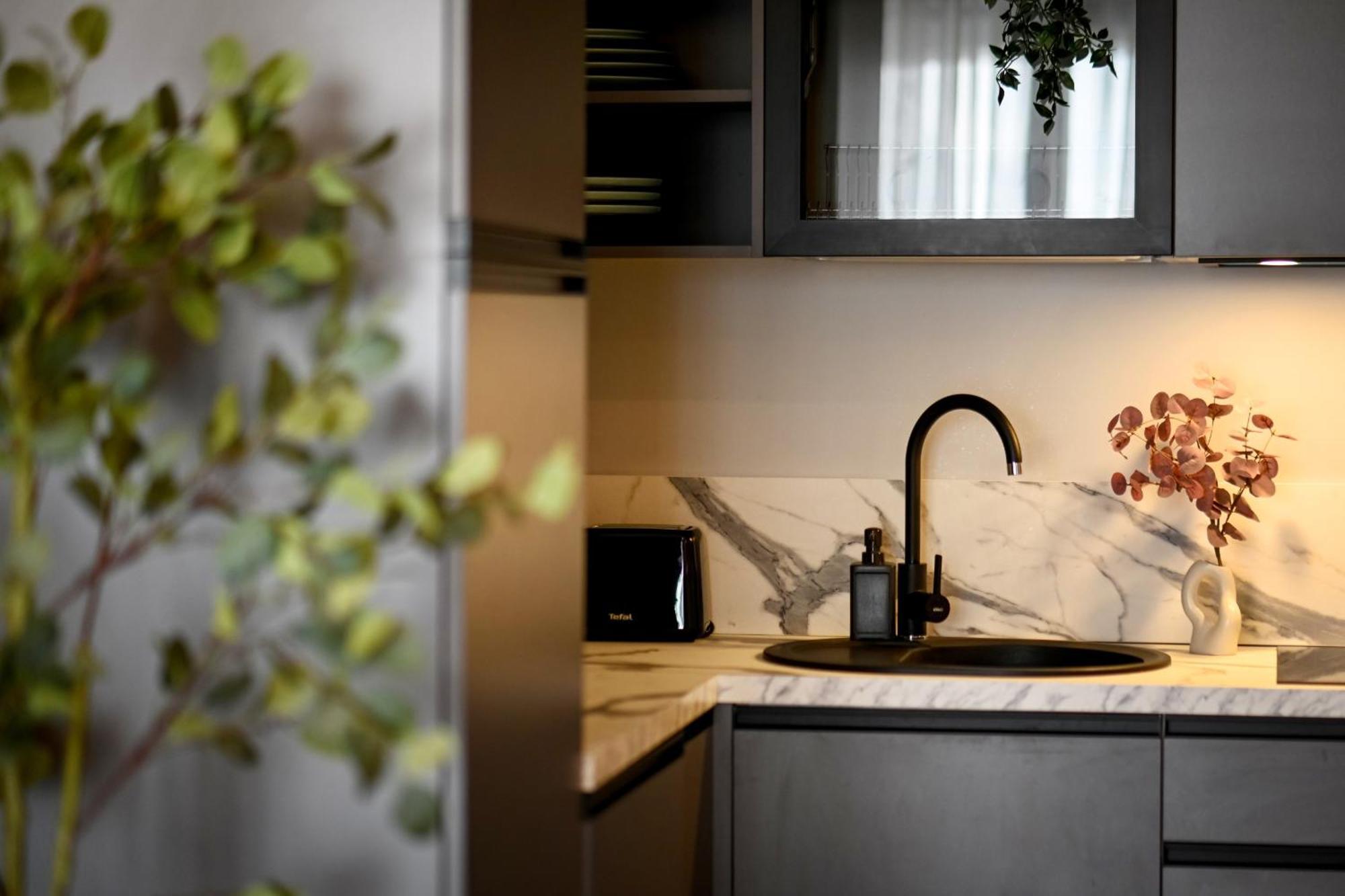 One Verdi Park Exclusive Apartments - Panoramic View & Private Parking Bucharest Bilik gambar