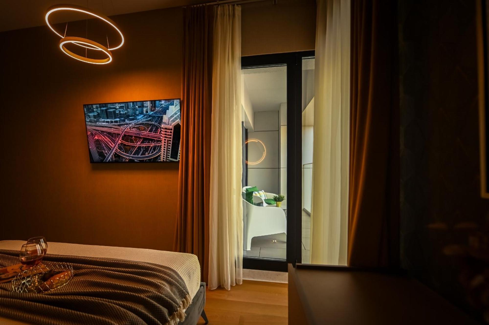 One Verdi Park Exclusive Apartments - Panoramic View & Private Parking Bucharest Bilik gambar