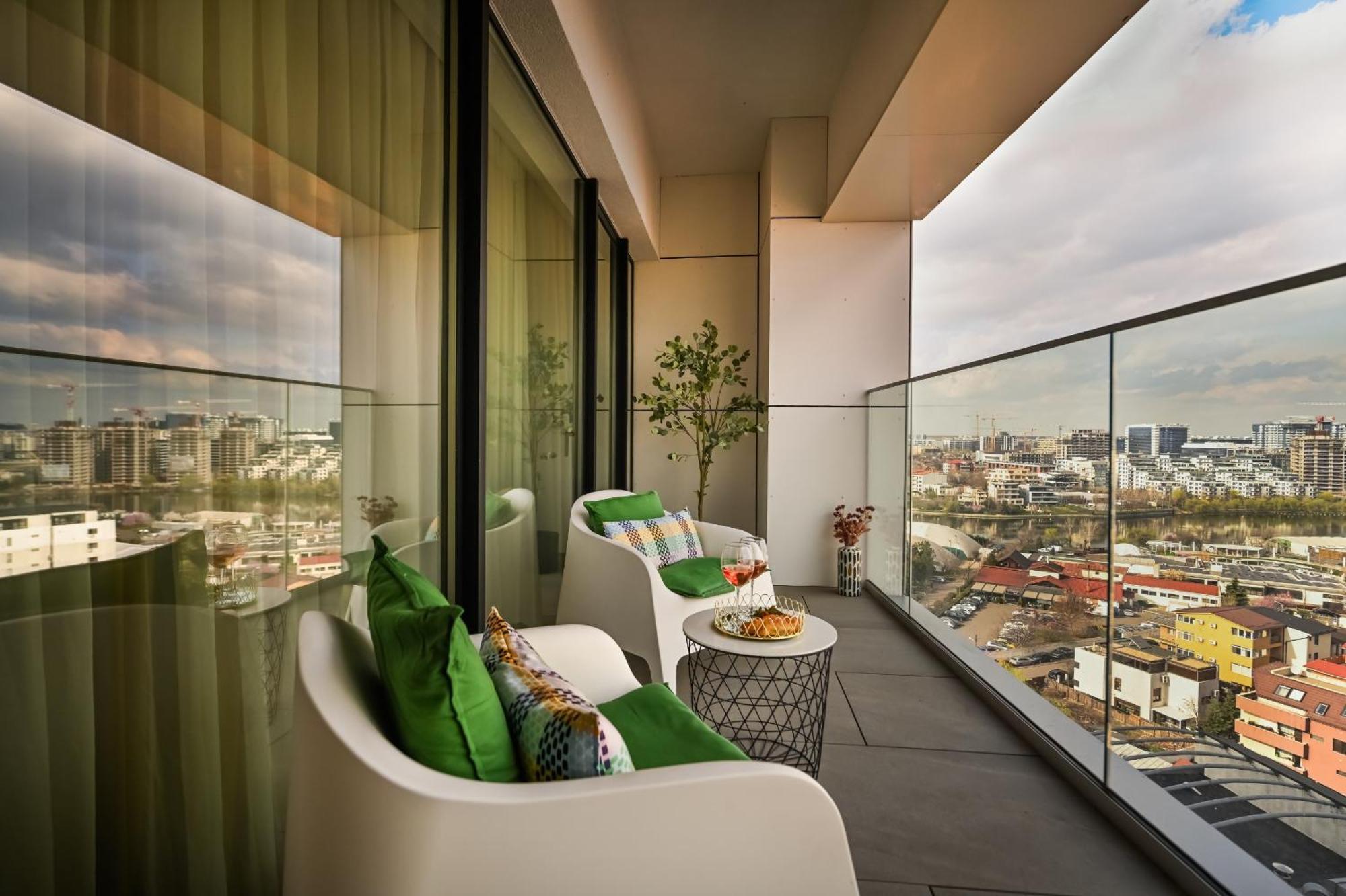 One Verdi Park Exclusive Apartments - Panoramic View & Private Parking Bucharest Bilik gambar