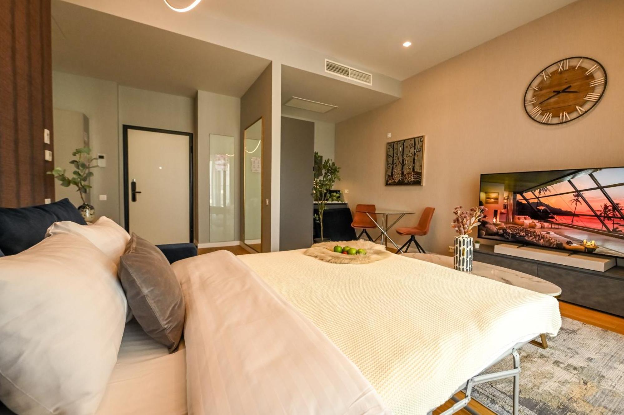 One Verdi Park Exclusive Apartments - Panoramic View & Private Parking Bucharest Bilik gambar